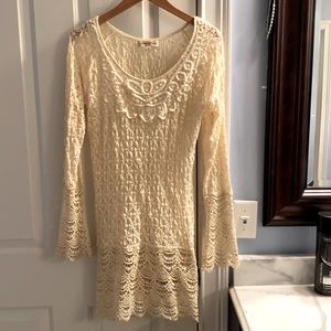 Alter’d State cream dress. Size: Medium